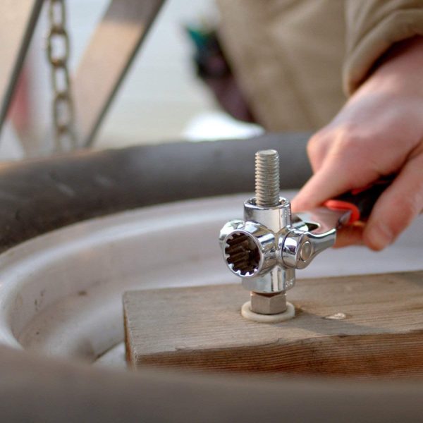 Multi-functional Universal Wrench Socket